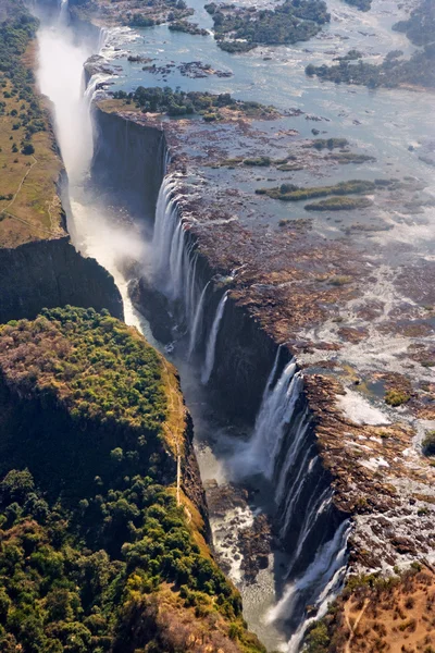La cascata Victoria è la più grande cortina d'acqua del mondo . — Foto Stock