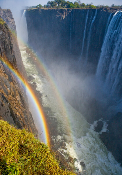 Водопад Виктория. Общий вид радуги
