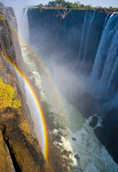 Victoria Falls. En övergripande uppfattning om en regnbåge — Stockfoto