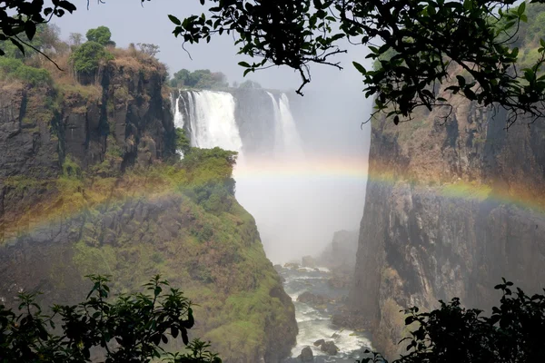 Victoria Falls. Uma visão geral de um arco-íris — Fotografia de Stock