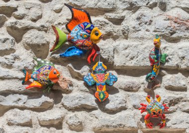 figürler balıklar duvar