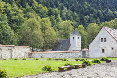 Pieniny, Slovakya kırmızı manastır avlusunda