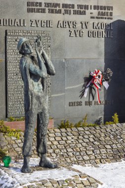 Anıt ve Gdansk, Polonya için düşmüş tersane işçiler anısına plaket