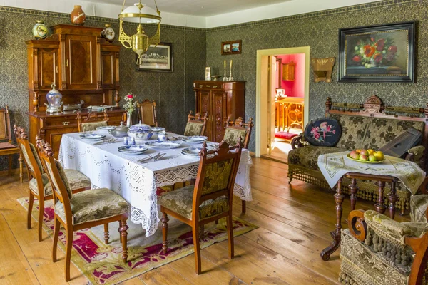 Dining room in the old house — Stock Photo, Image