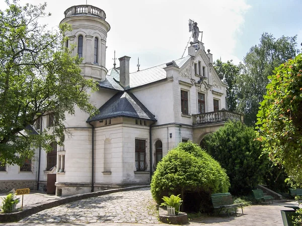 亨里克 · 显克维奇博物馆在 Oblegorek 附近波兰凯尔采 — 图库照片