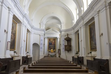 Kutsal bir kilisede çapraz Manastırı, Polonya