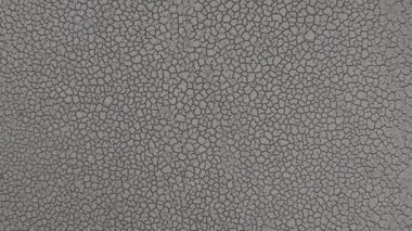 Okyanusun çatlamış zeminindeki hava görüntüleri ekolojik felaket yüzünden kurudu. Kuru toprak Su Deposu Çöl Dronu 4K 'yı vurdu.