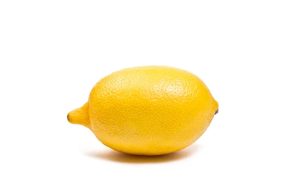 Limão isolado em branco. Com caminho de recorte — Fotografia de Stock