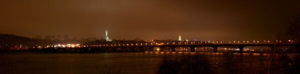 Вид на мост Патона в Киеве
