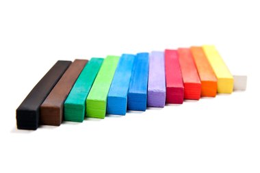 Görünümü farklı kadar yakın beyaz b izole pastel tebeşirler