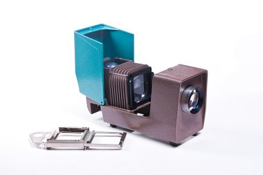 Beyaz arka plan üzerinde Retro cine-projector.
