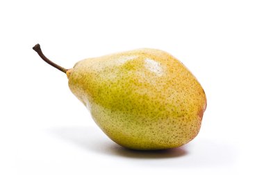 Olgun armut beyaz arkaplanda izole