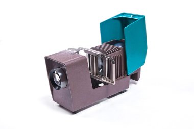 Beyaz arka plan üzerinde Retro cine-projector.