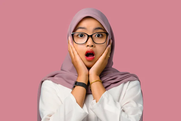 Pretty Young Asian Woman Shocked Wearing Eyeglass — Stock Photo, Image
