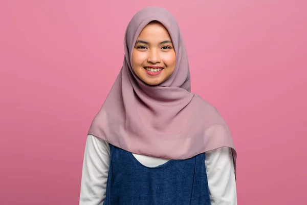 Young Asian Woman Cheerful Wearing Hijab — Stock Photo, Image