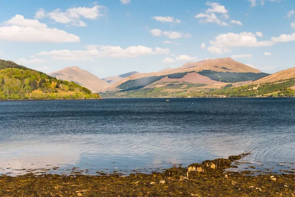 Inverary Jest Loch Fyne Górach Szkocji — Zdjęcie stockowe