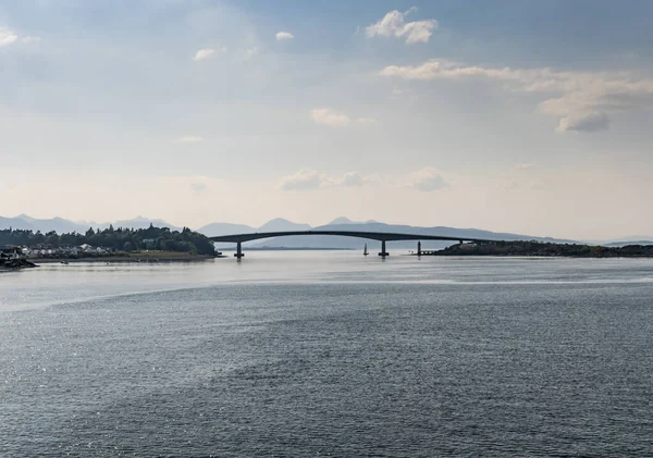 Die Brücke Zwischen Der Isle Skye Und Dem Kyle Lochalsh — Stockfoto