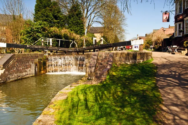 Une Écluse Sur Canal Grande Union Dans Hertfordshire — Photo