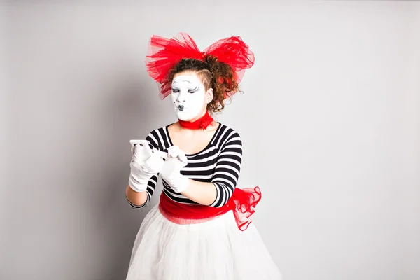 Mime segurando celular . — Fotografia de Stock