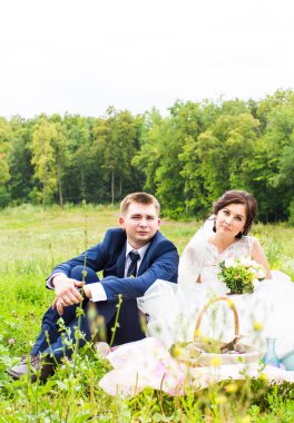 Şık güzel mutlu gelin ve damat, düğün kutlamaları