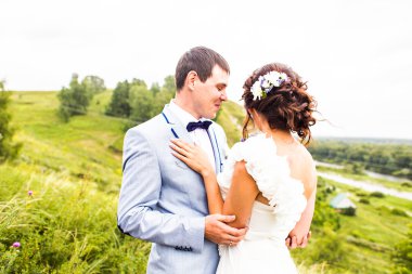 sarılma ve öpüşme Düğün çifti