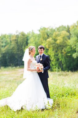 Düğün, gelin ve damat güzel romantik anı
