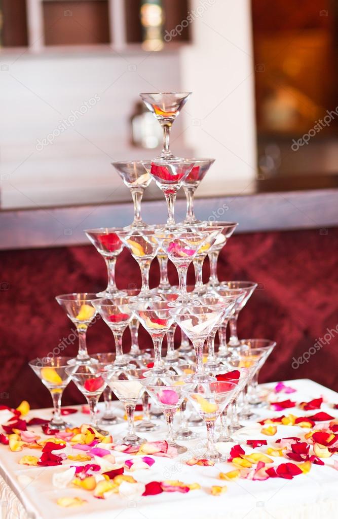 champagne tower, glasses of wine