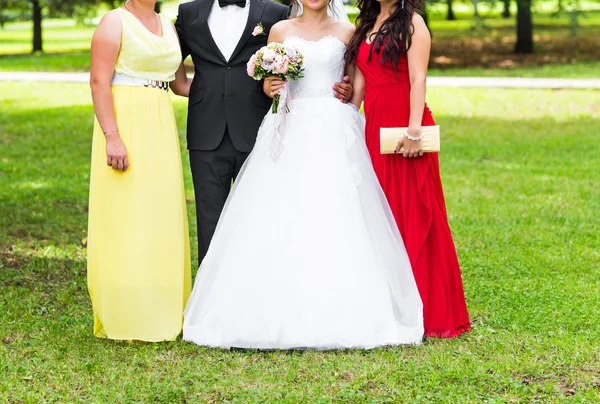 Grupo familiar no casamento — Fotografia de Stock