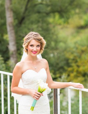 açık havada çok güzel bir gelin