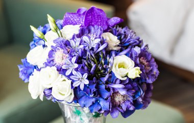 Düğün buketini kapat.