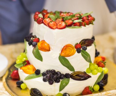 geleneksel ve dekoratif düğün pastası