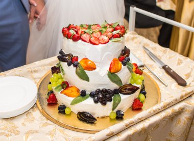 beyaz düğün pastası