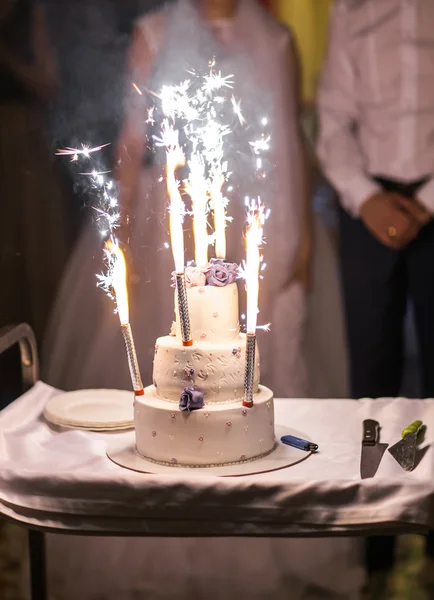 Torta nuziale bianca — Foto Stock