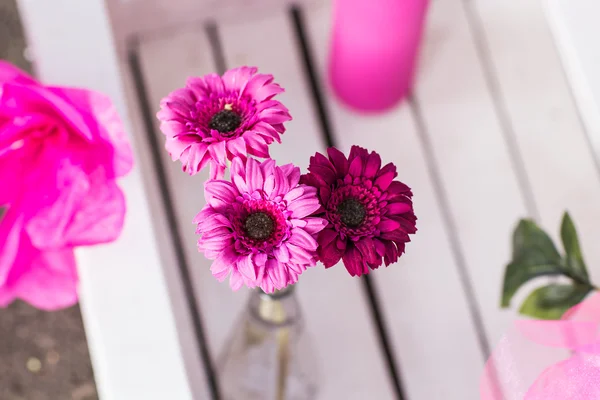 美しいピンクのガーベラの花花束花瓶 — ストック写真