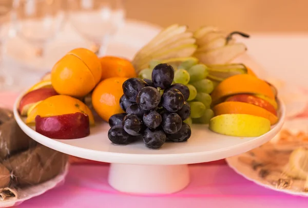 Свіжа фруктова вечірка тарілка — стокове фото