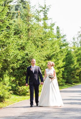 Gelin ve damat düğün gününde