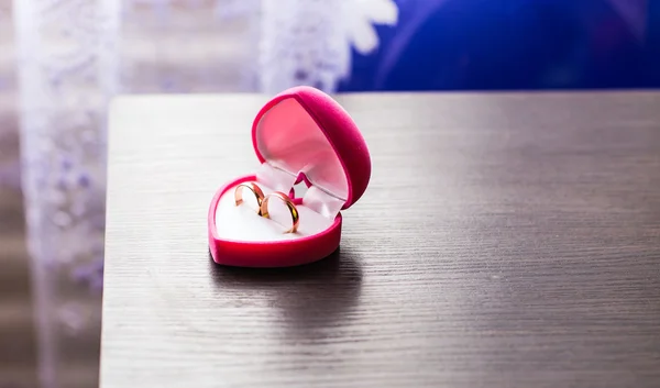 Close-up of wedding rings — Stock Photo, Image