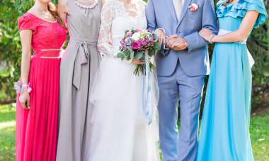 Nedime açık havada düğün günü gelin