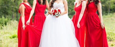 Nedime açık havada düğün günü gelin