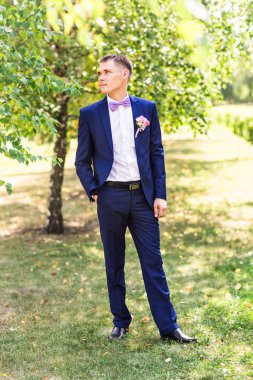 Yakışıklı Damat Düğün smokin.