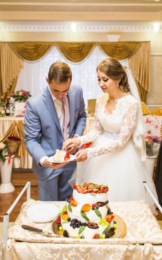 Gelin ve Damat Düğün pasta kesme