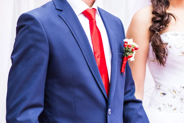 Bräutigam im Hochzeitsanzug — Stockfoto