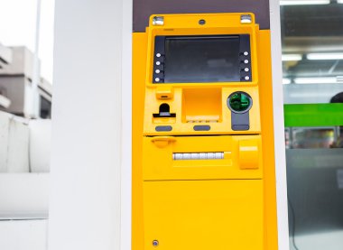 Sarı Atm makine