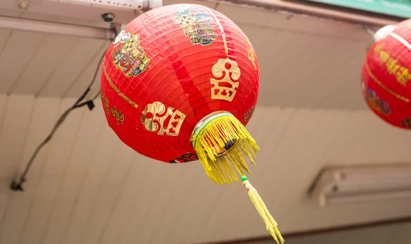 喜庆的中国红灯笼装饰 — 图库照片