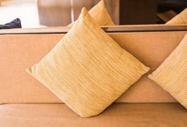 Dekoratif yastık doğal kumaş