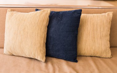 Dekoratif yastık doğal kumaş