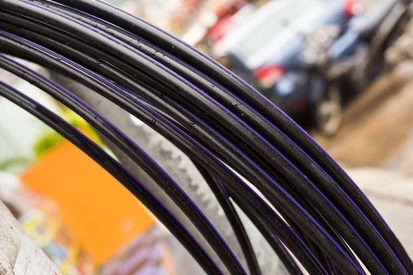 泰国的杂乱电缆-发现光纤技术露天亚洲城市户外活动 — 图库照片