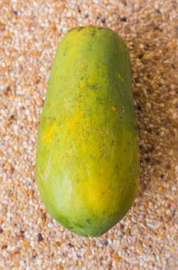 bir arka plan üzerinde papaya. Metinler için alan. Meyve, beslenme, sağlıklı gıda kavramı