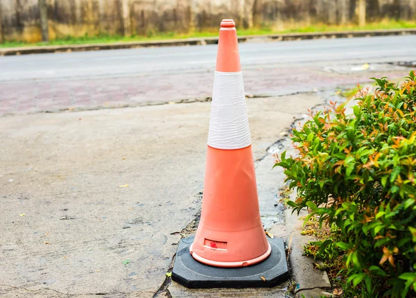 Oranje verkeer kegel — Stockfoto