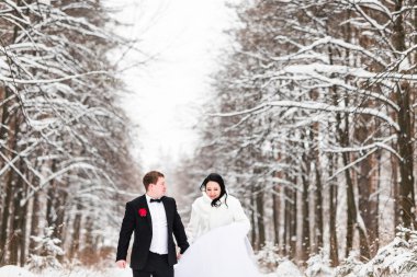 Kışın evlilik çift